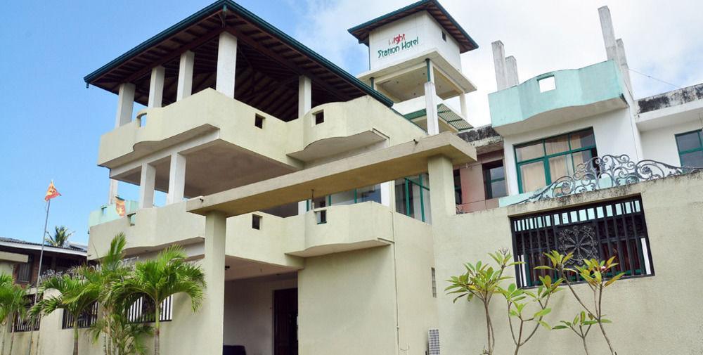 Oyo 290 Night Station Hotel Panadura Exterior photo
