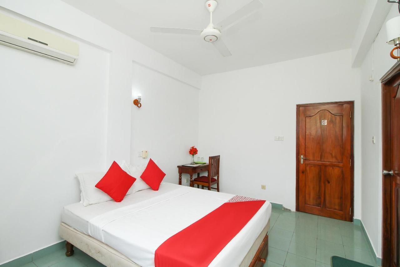Oyo 290 Night Station Hotel Panadura Exterior photo