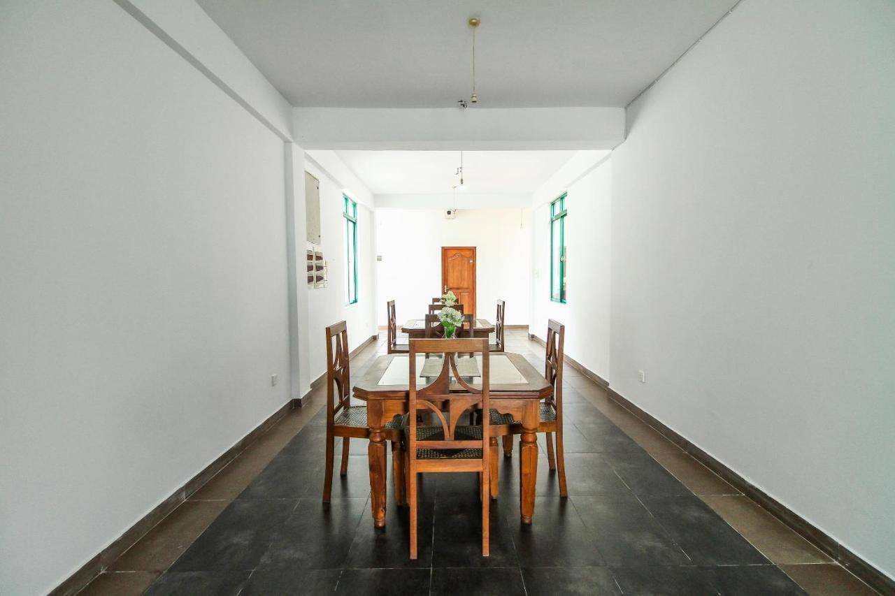 Oyo 290 Night Station Hotel Panadura Exterior photo
