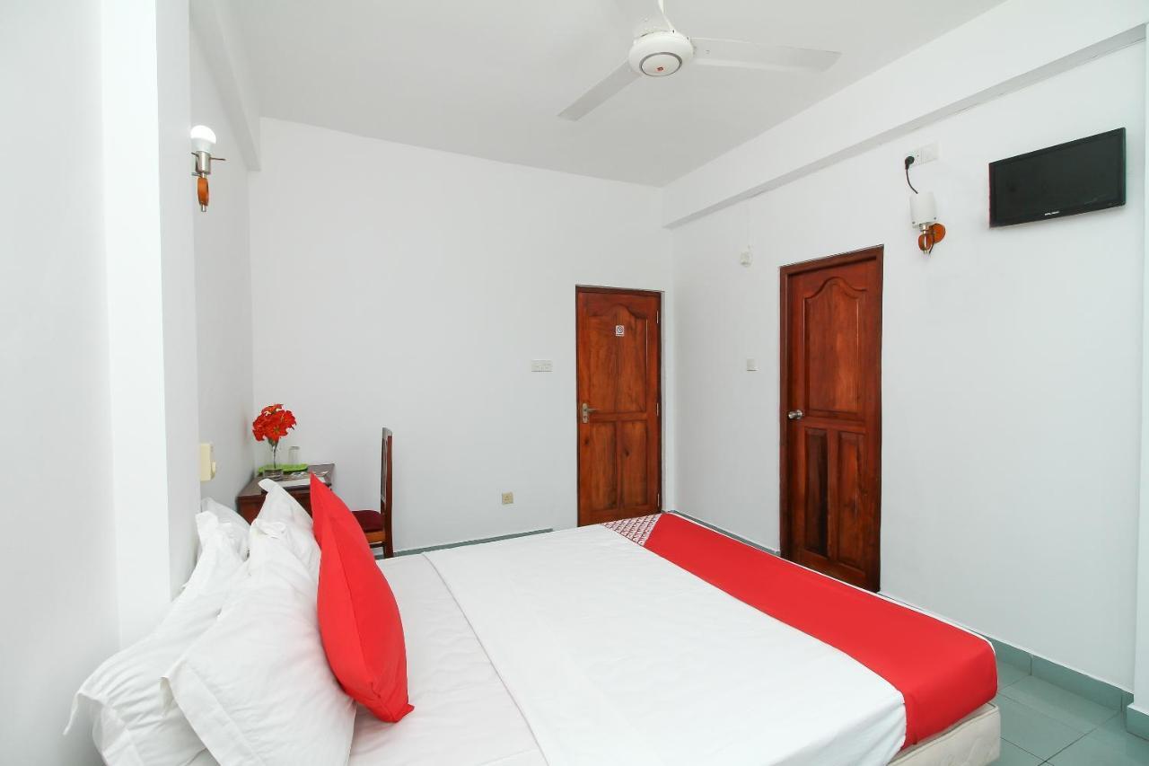 Oyo 290 Night Station Hotel Panadura Exterior photo