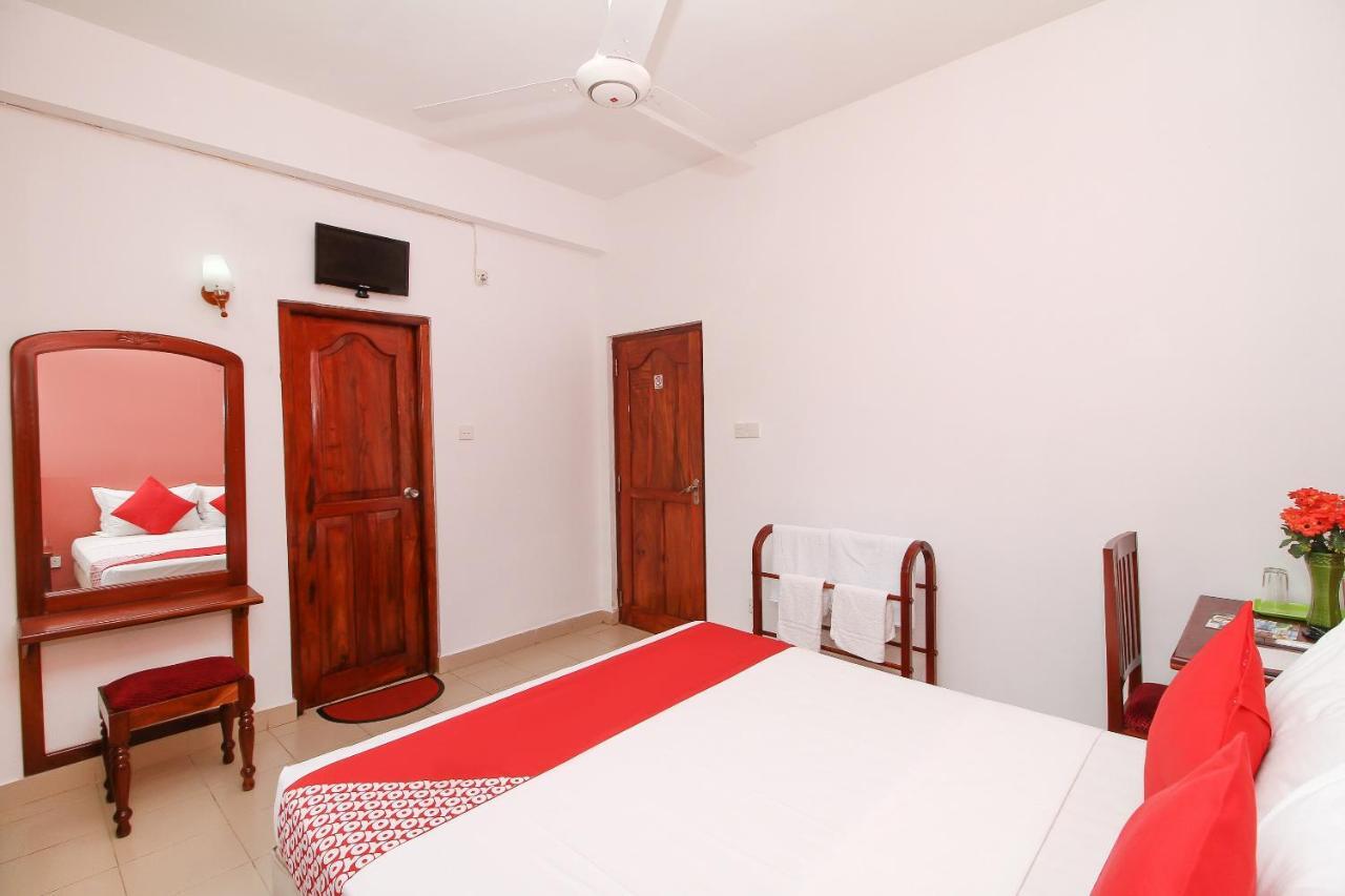 Oyo 290 Night Station Hotel Panadura Exterior photo